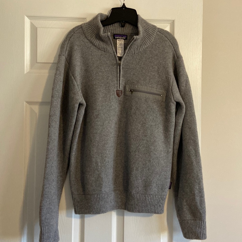 *Sale* Men’s Small Patagonia Gray Quarter-Zip Pullover Sweater